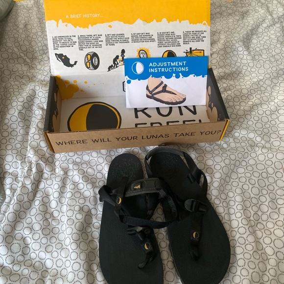 luna hiking sandals